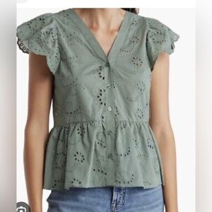 Liv Los Angeles Womens Flutter
Sleeve Embroidered Eyelet Shirt Size Medium
